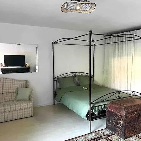6p Private Garden Little St Tropez Сен-Тропе